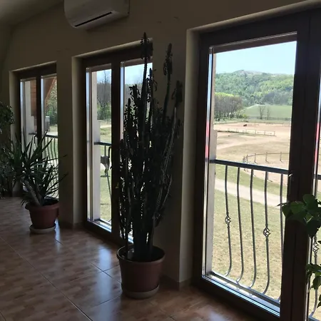 Prosper Lovasklub Panzio Bed & Breakfast Piliscsev