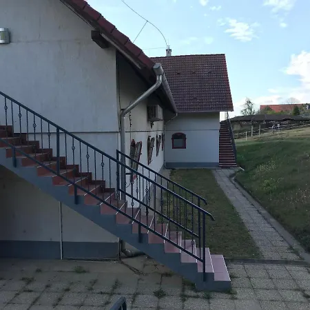 فندق مبيت وإفطار Prosper Lovasklub Panzio