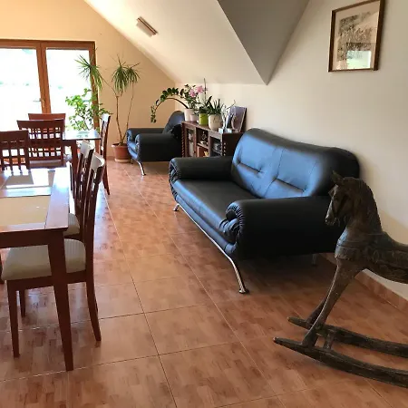 Prosper Lovasklub Panzio فندق مبيت وإفطار Piliscsév