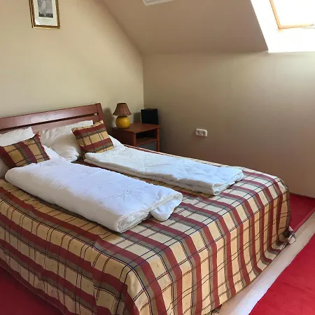Bed & Breakfast Prosper Lovasklub Panzio Piliscsev