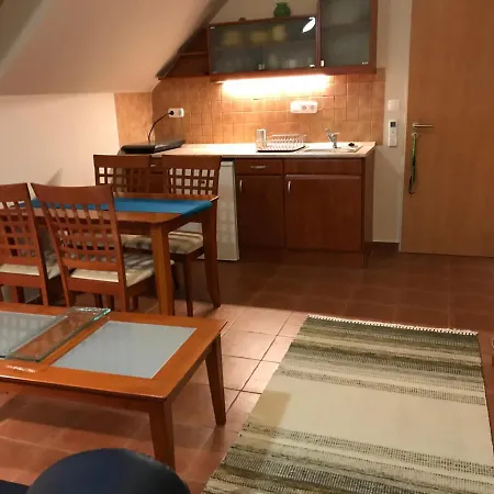 Prosper Lovasklub Panzio 3* Piliscsév