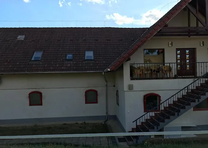 Prosper Lovasklub Panzio Bed & Breakfast