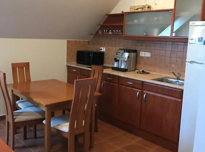 Prosper Lovasklub Panzio 3* Piliscsev