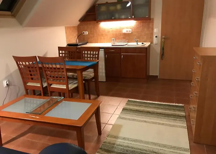 Prosper Lovasklub Panzio 3* Piliscsev